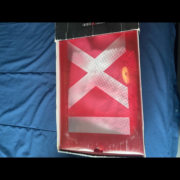 Jordan 11 - Picture 8 of 10